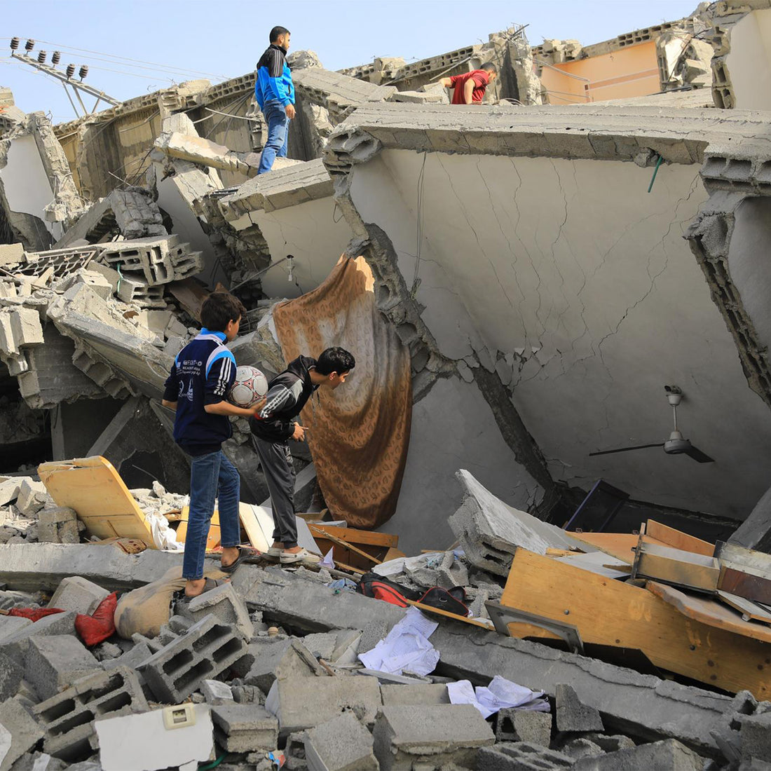 Turkish Quake Survivors Now Providing Aid